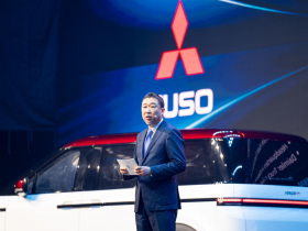 鴻海血統電巴登陸日本！攜手三菱FUSO合資巴士公司，從Model T、Model U合作：掛93年老品牌上路